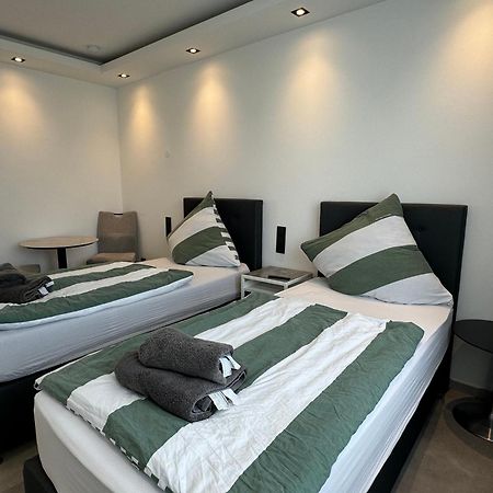 Aparts House - Balkon-Wifi-Kitchen Essen Luaran gambar