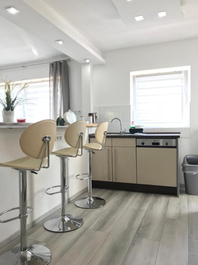 Aparts House - Balkon-Wifi-Kitchen Essen Luaran gambar