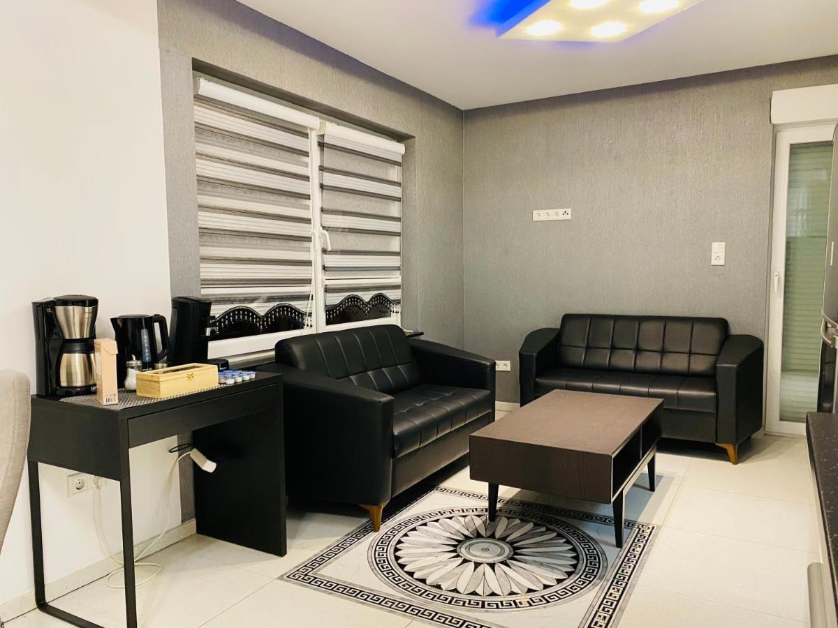 Aparts House - Balkon-Wifi-Kitchen Essen Luaran gambar