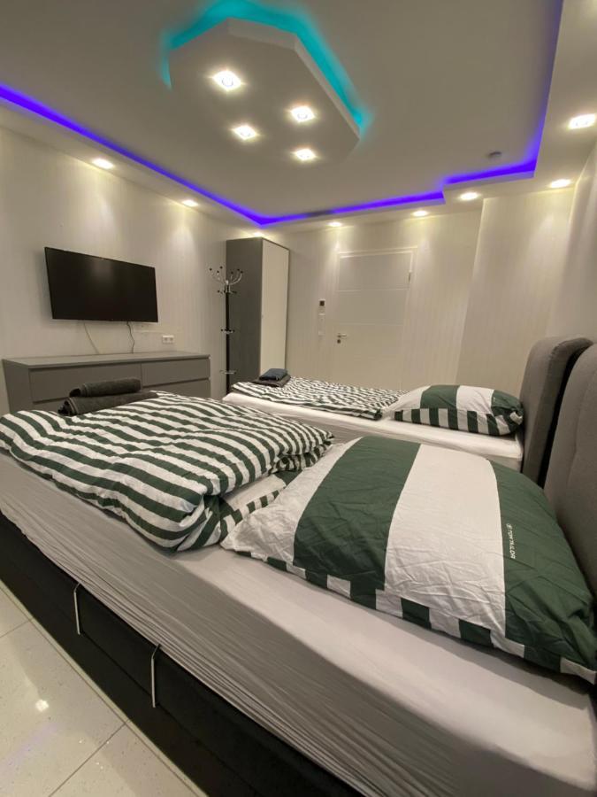 Aparts House - Balkon-Wifi-Kitchen Essen Luaran gambar