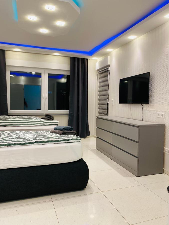 Aparts House - Balkon-Wifi-Kitchen Essen Luaran gambar