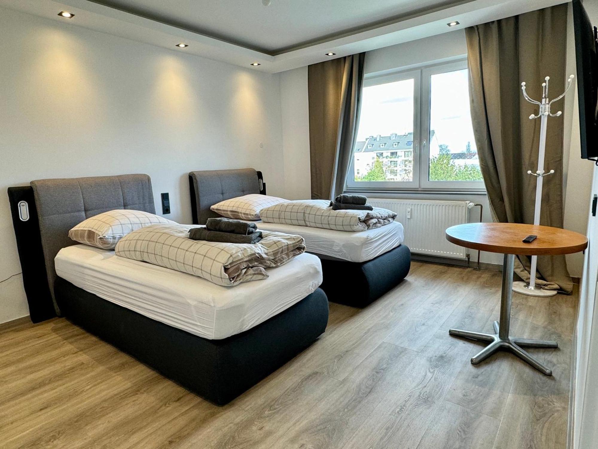 Aparts House - Balkon-Wifi-Kitchen Essen Luaran gambar