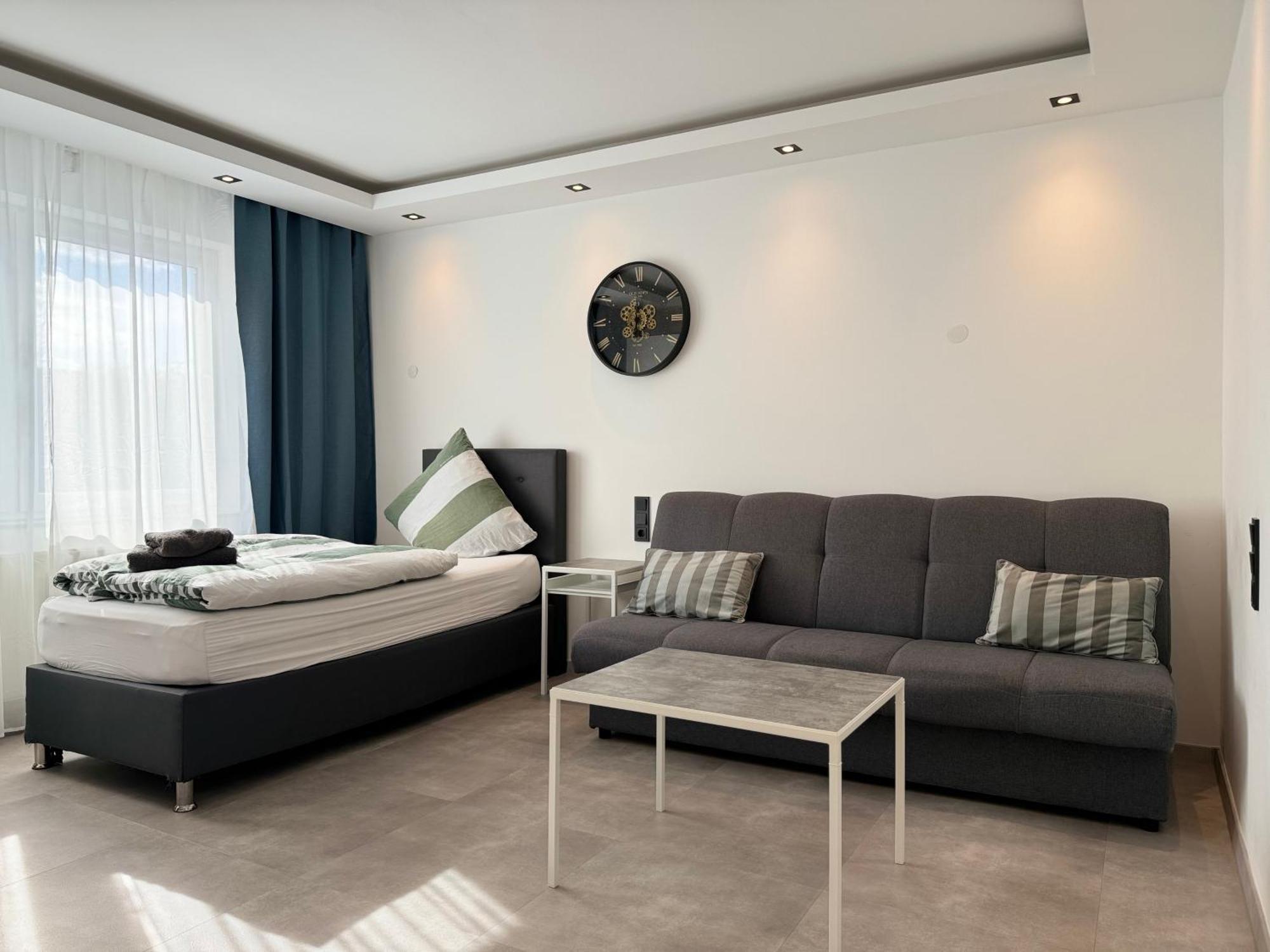 Aparts House - Balkon-Wifi-Kitchen Essen Luaran gambar