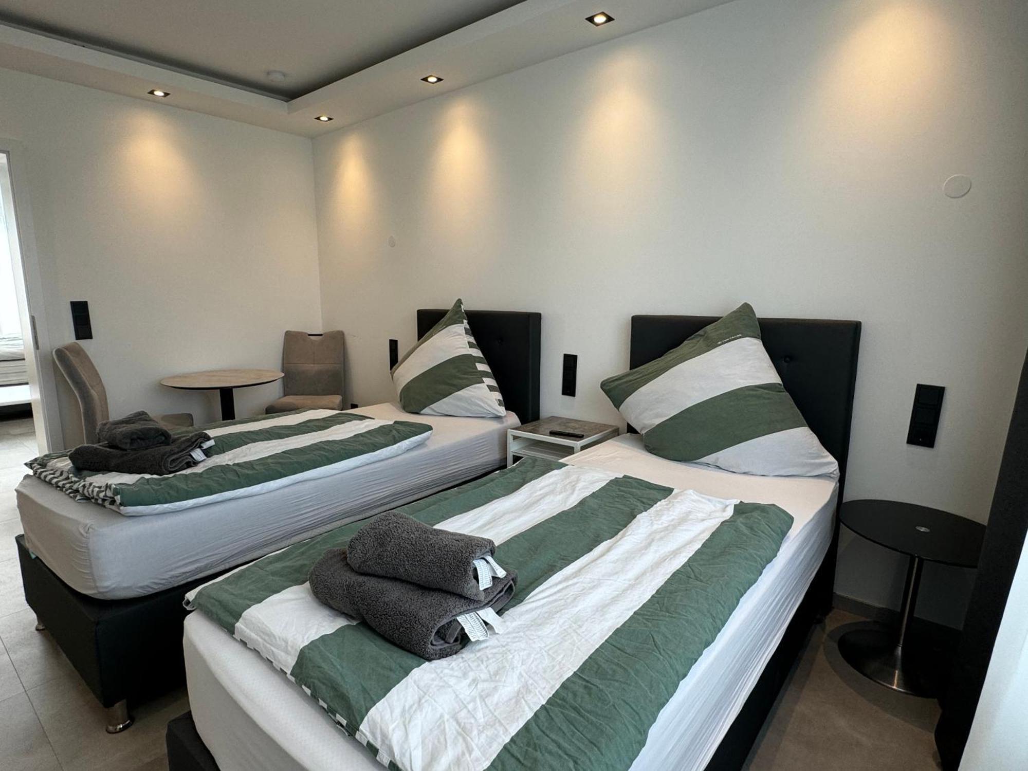 Aparts House - Balkon-Wifi-Kitchen Essen Luaran gambar